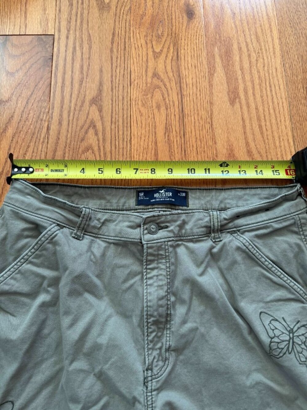 Hollister Ultra High Rise Cargo Dad Pants Olive Green Butterfly Accents W33R - Picture 4 of 7